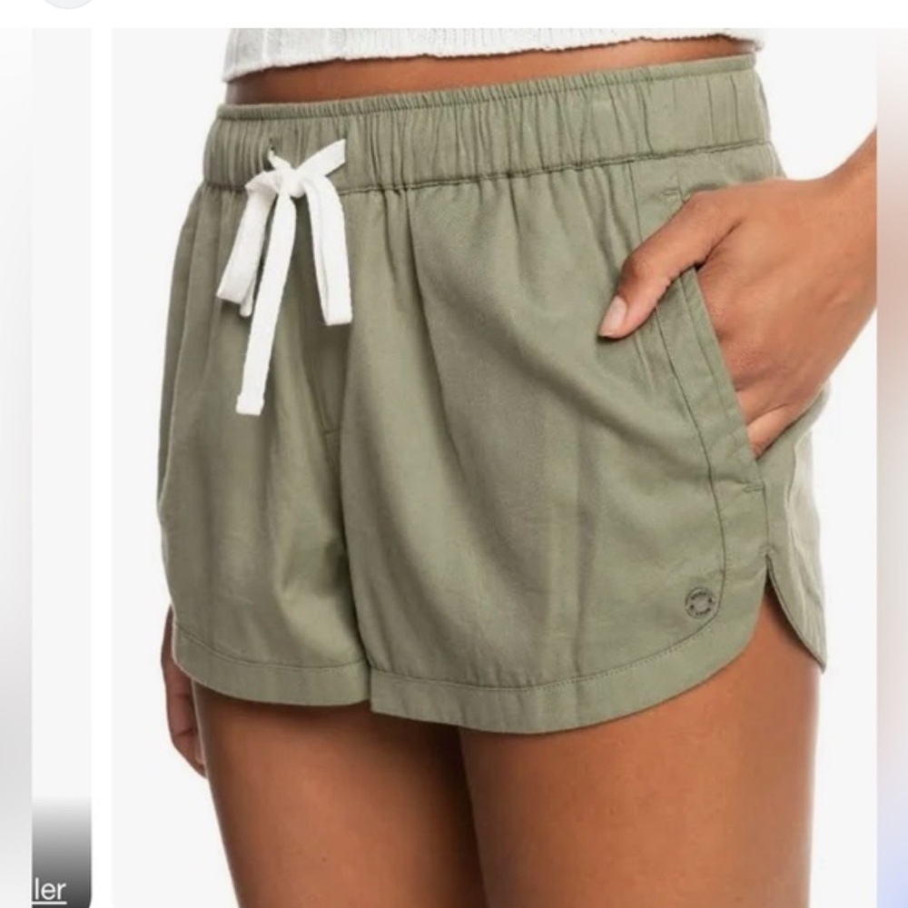 Roxy impossible love shorts size small